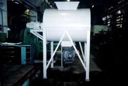 Equipment for manufacture of foam concrete 